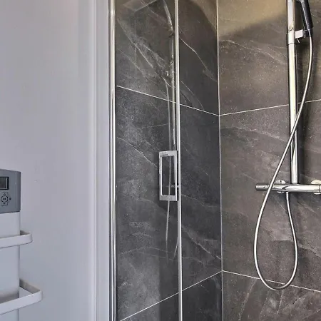 Spacieux 2 Pieces Avec Acces Pistes, Terrasse, Cheminee Et Parking - Fr-1-455-147 Apartment La Plagne