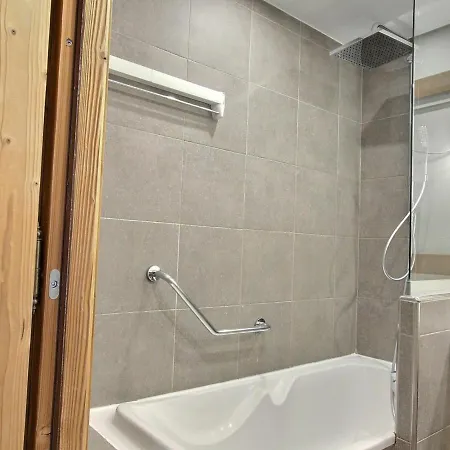 Apartment Spacieux 2 Pieces Avec Acces Pistes, Terrasse, Cheminee Et Parking - Fr-1-455-147 La Plagne